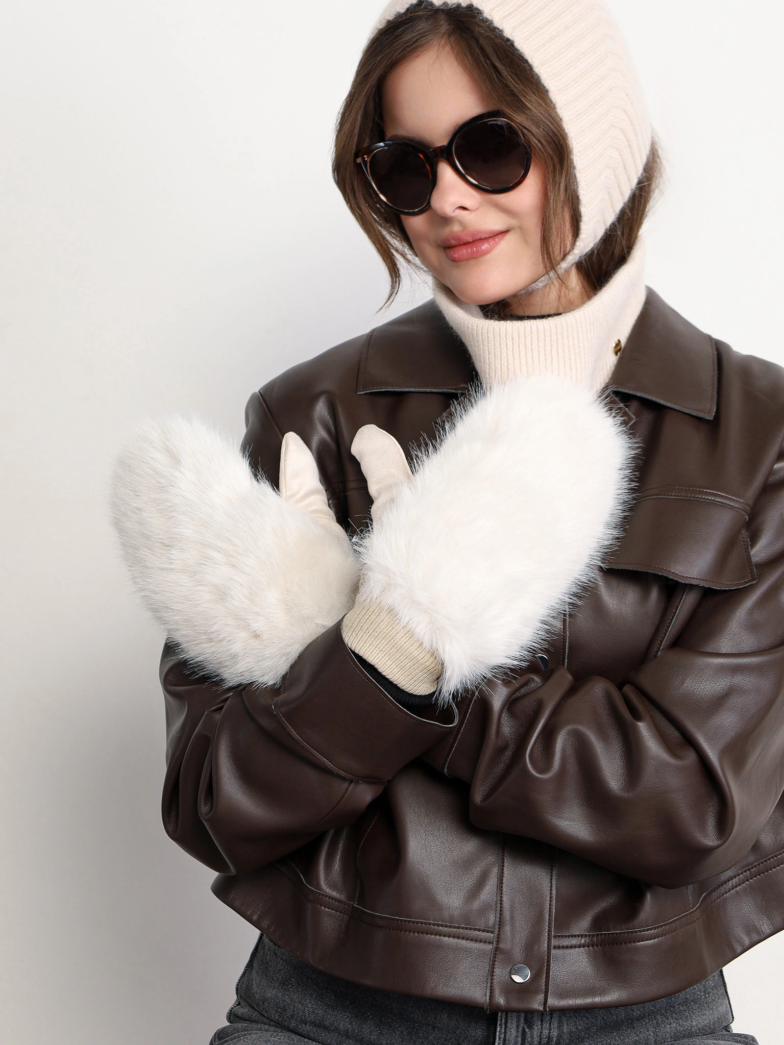 Варежки комбинированные из искусственного меха с вязаной резинкой в ассортименте